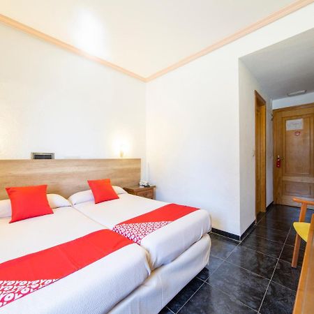 Hotel El Prado By Vivere Stays Carrascosa del Campo Exterior photo