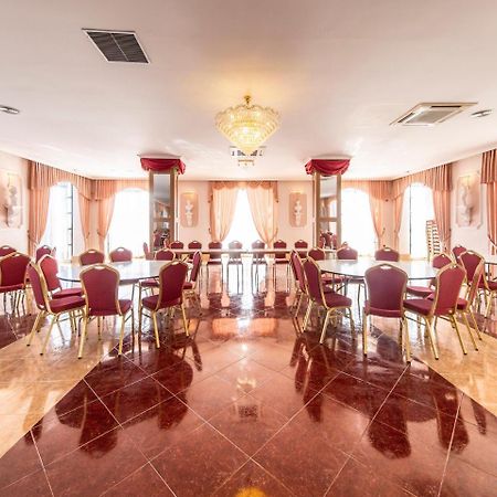 Hotel El Prado By Vivere Stays Carrascosa del Campo Exterior photo