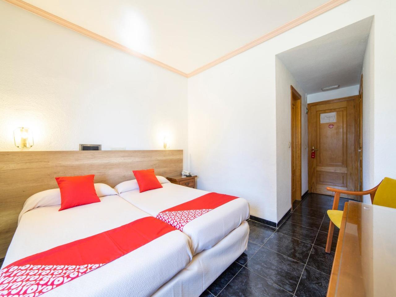 Hotel El Prado By Vivere Stays Carrascosa del Campo Exterior photo