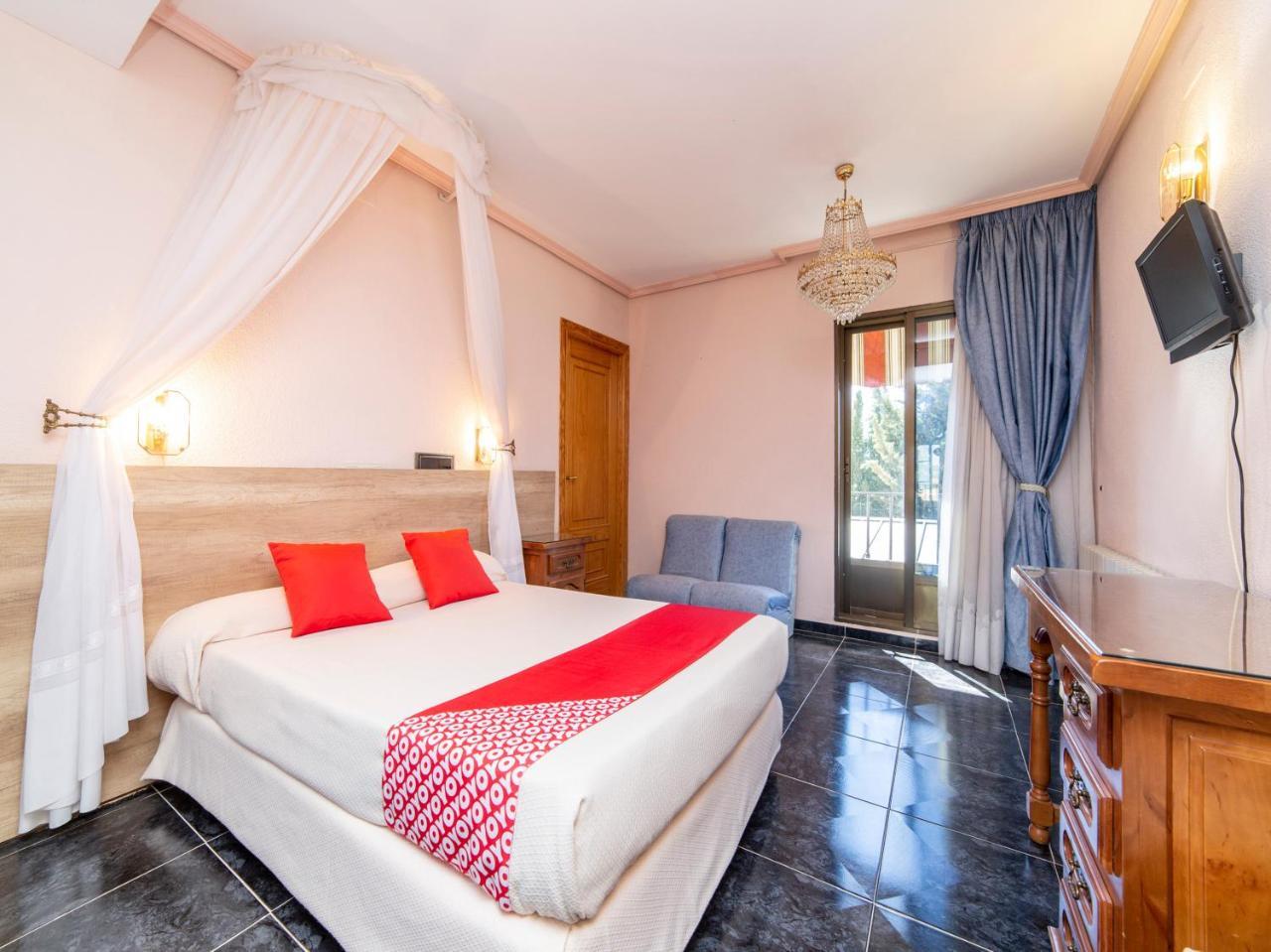 Hotel El Prado By Vivere Stays Carrascosa del Campo Exterior photo