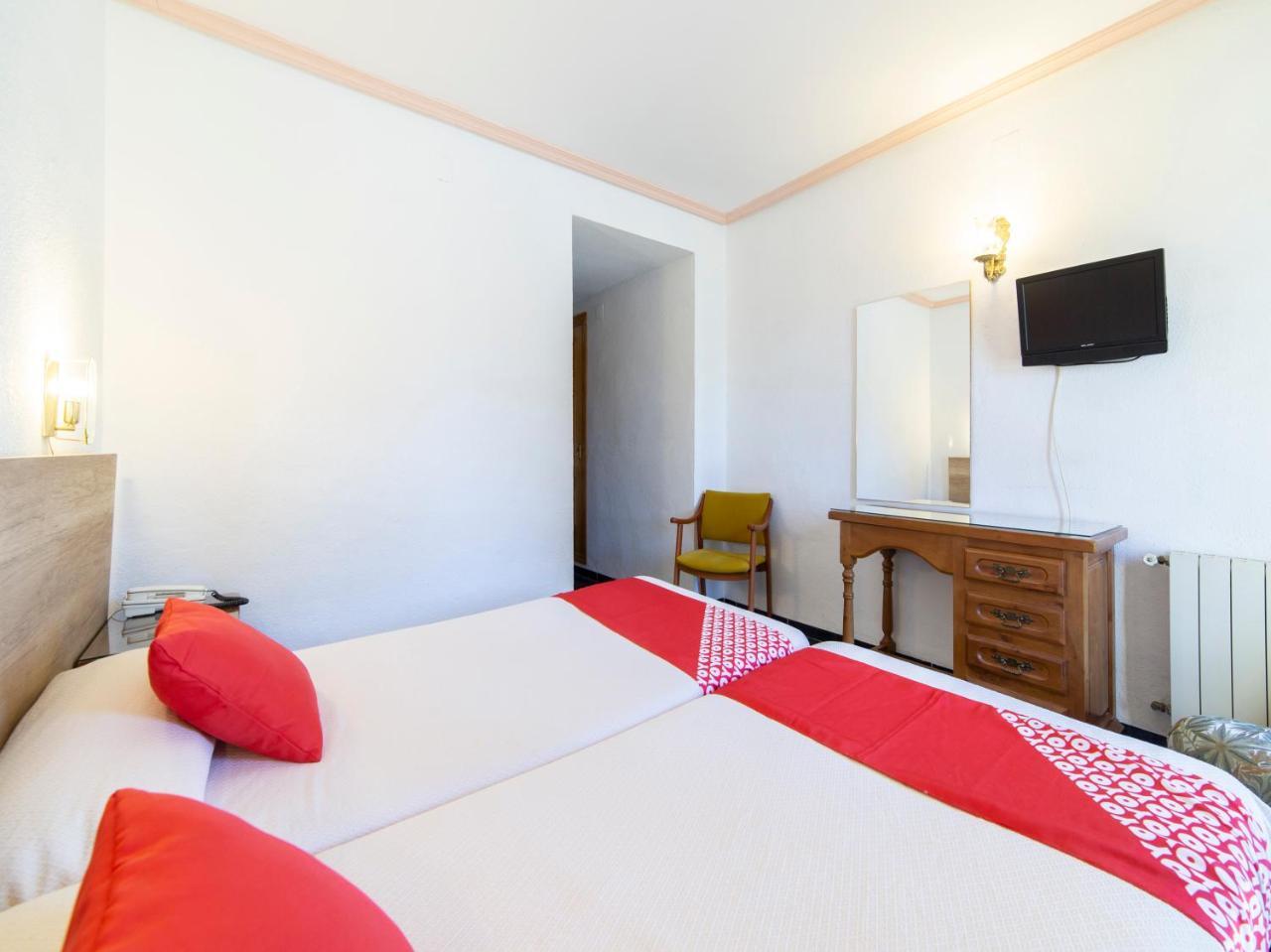 Hotel El Prado By Vivere Stays Carrascosa del Campo Exterior photo