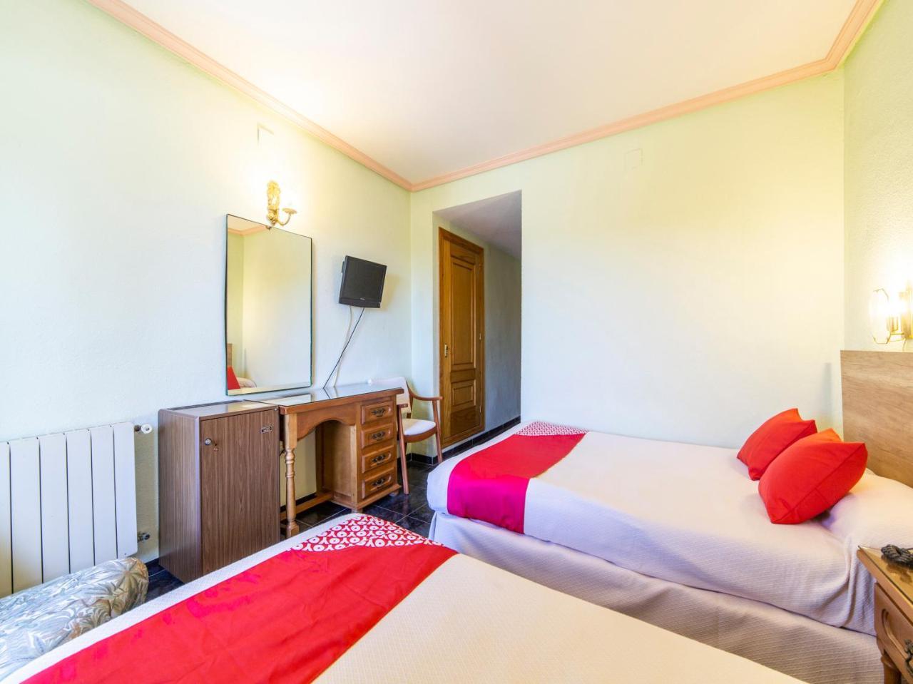 Hotel El Prado By Vivere Stays Carrascosa del Campo Exterior photo