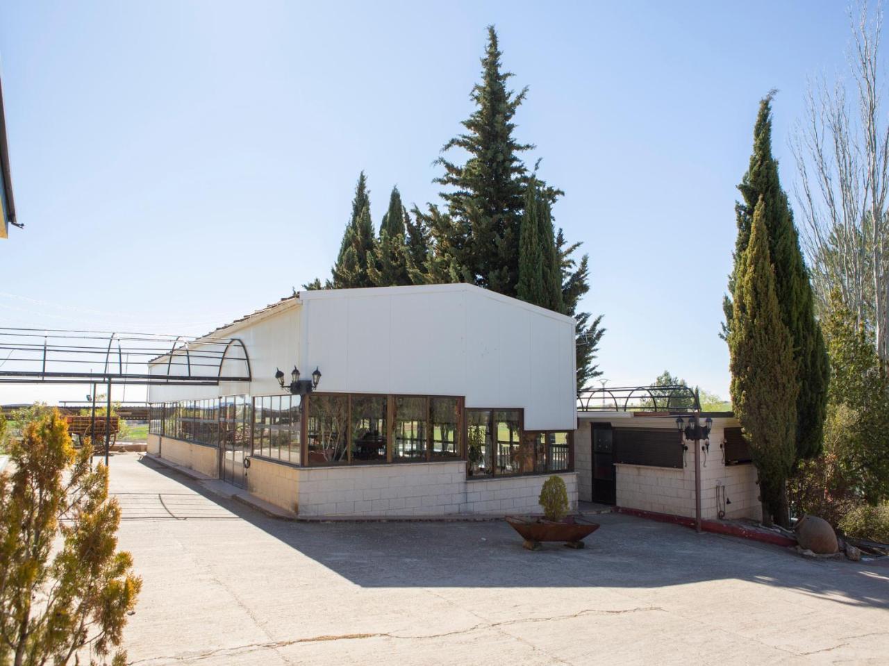 Hotel El Prado By Vivere Stays Carrascosa del Campo Exterior photo