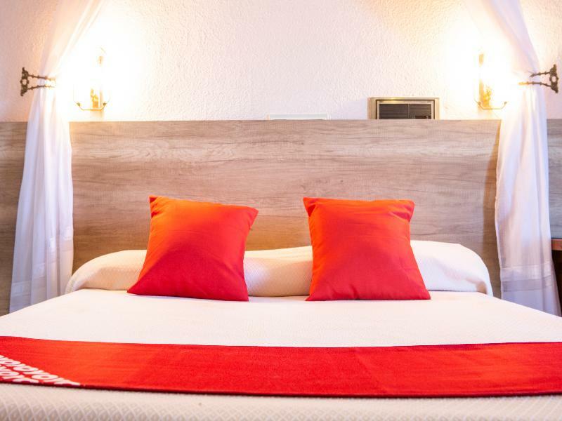 Hotel El Prado By Vivere Stays Carrascosa del Campo Exterior photo